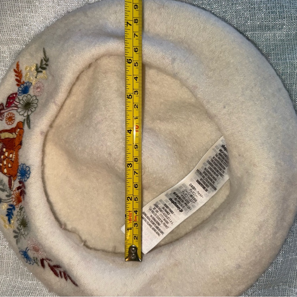 Embroidered White Kids Beret with Floral and Animal Design - Picture 2 of 6